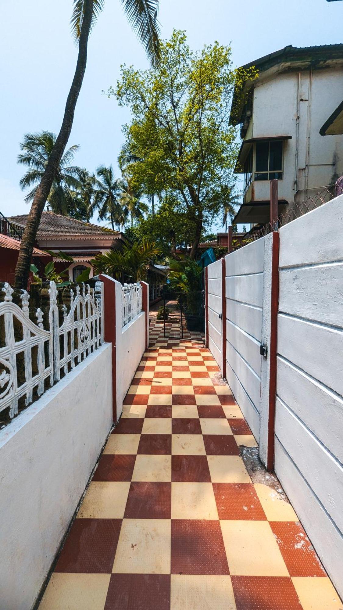 The First House By V3Homestay 4Bhk Private Pool Calangute Exteriör bild