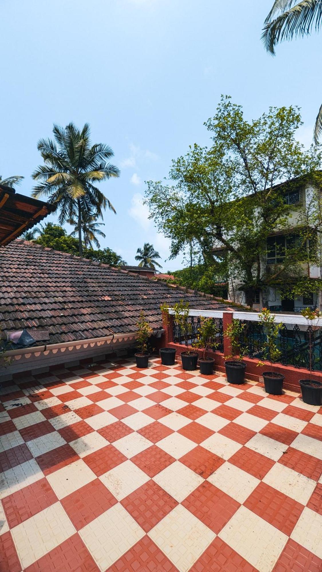 The First House By V3Homestay 4Bhk Private Pool Calangute Exteriör bild