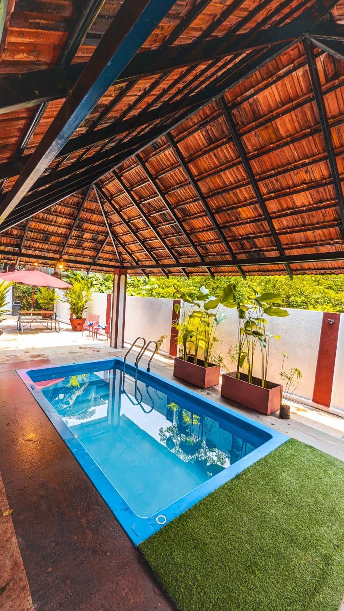 The First House By V3Homestay 4Bhk Private Pool Calangute Exteriör bild