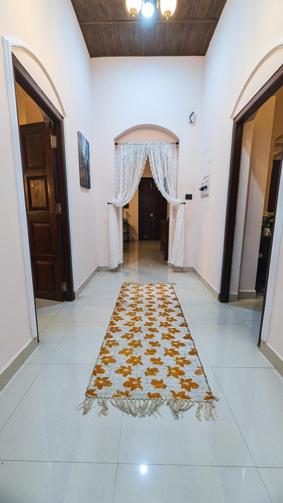 The First House By V3Homestay 4Bhk Private Pool Calangute Exteriör bild