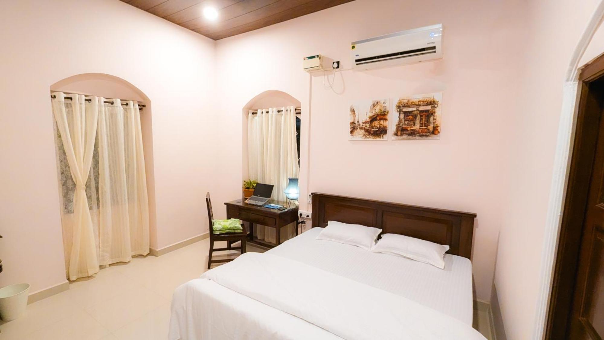 The First House By V3Homestay 4Bhk Private Pool Calangute Exteriör bild