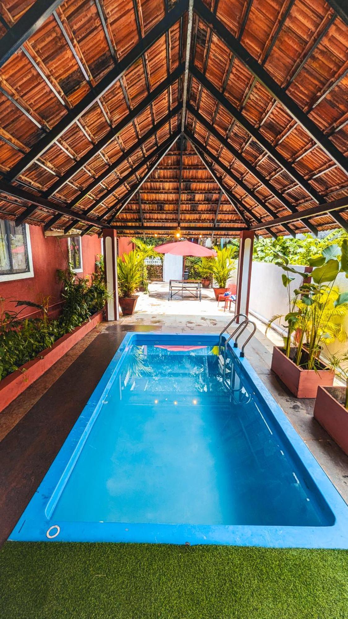 The First House By V3Homestay 4Bhk Private Pool Calangute Exteriör bild