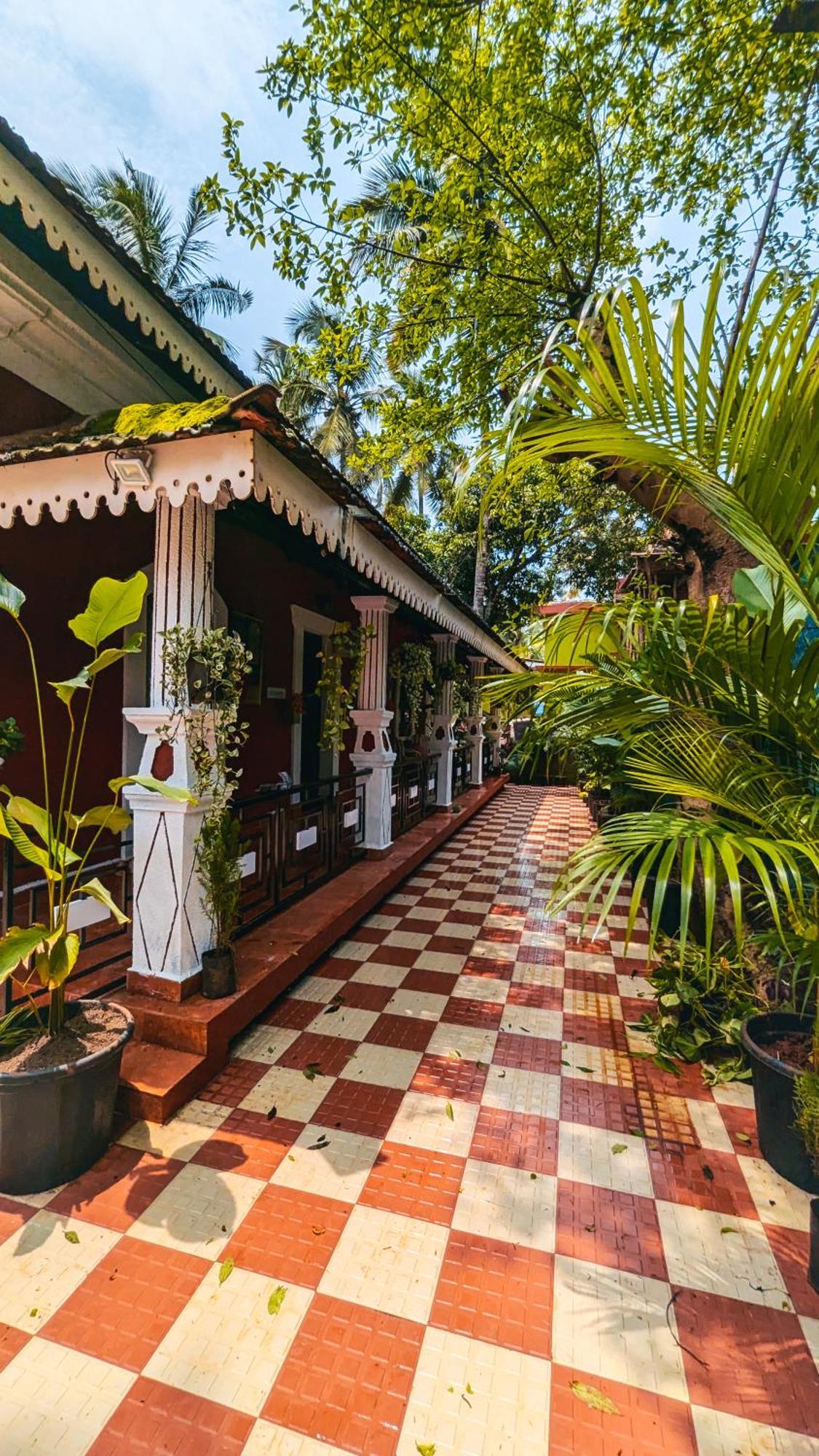 The First House By V3Homestay 4Bhk Private Pool Calangute Exteriör bild