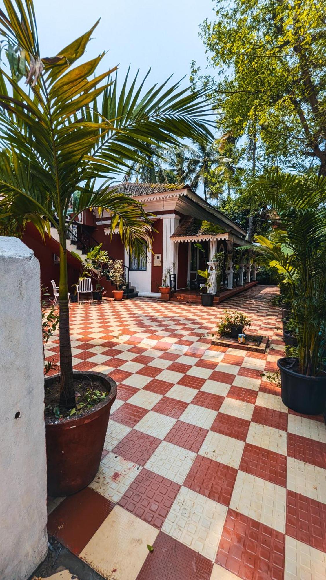 The First House By V3Homestay 4Bhk Private Pool Calangute Exteriör bild