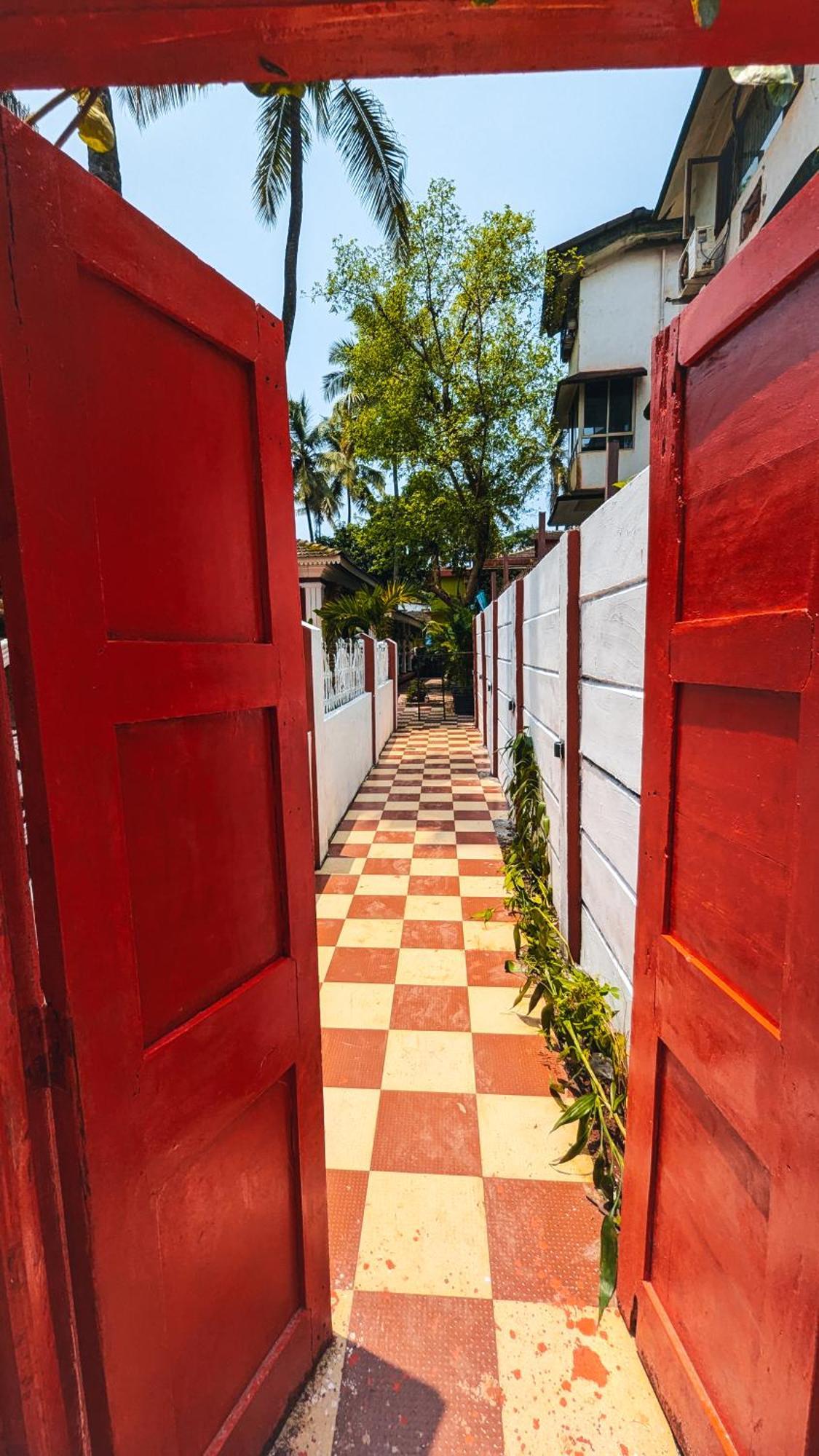 The First House By V3Homestay 4Bhk Private Pool Calangute Exteriör bild