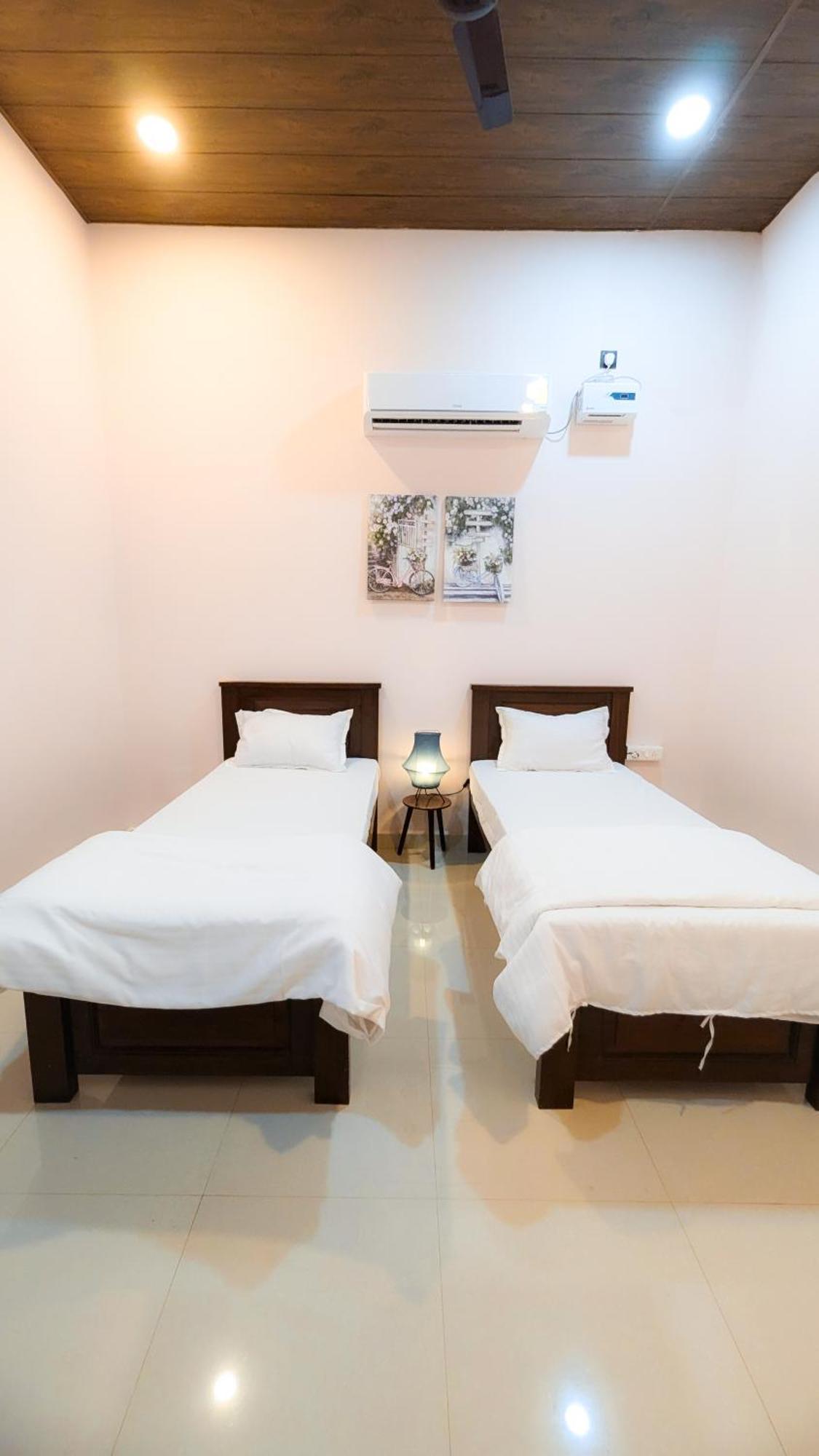 The First House By V3Homestay 4Bhk Private Pool Calangute Exteriör bild