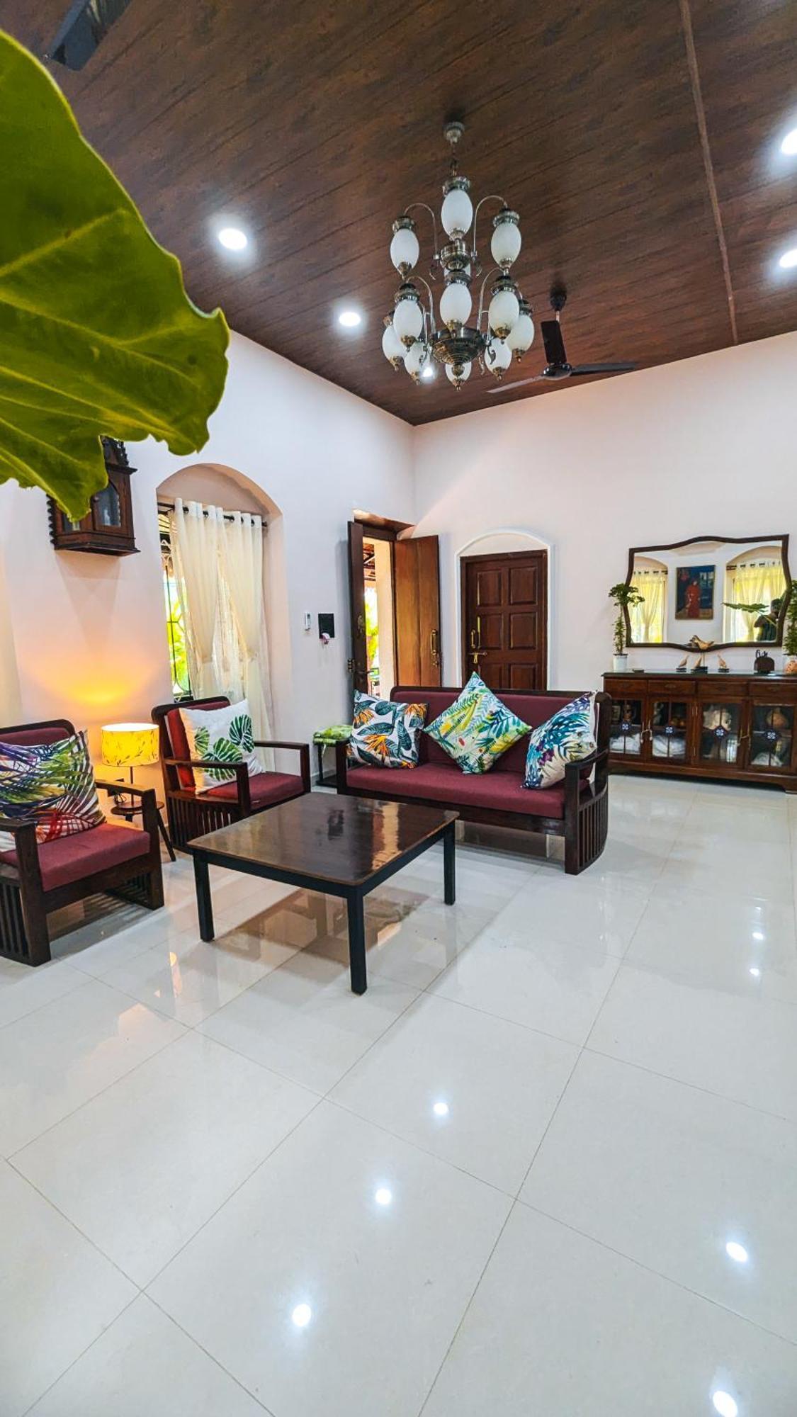 The First House By V3Homestay 4Bhk Private Pool Calangute Exteriör bild