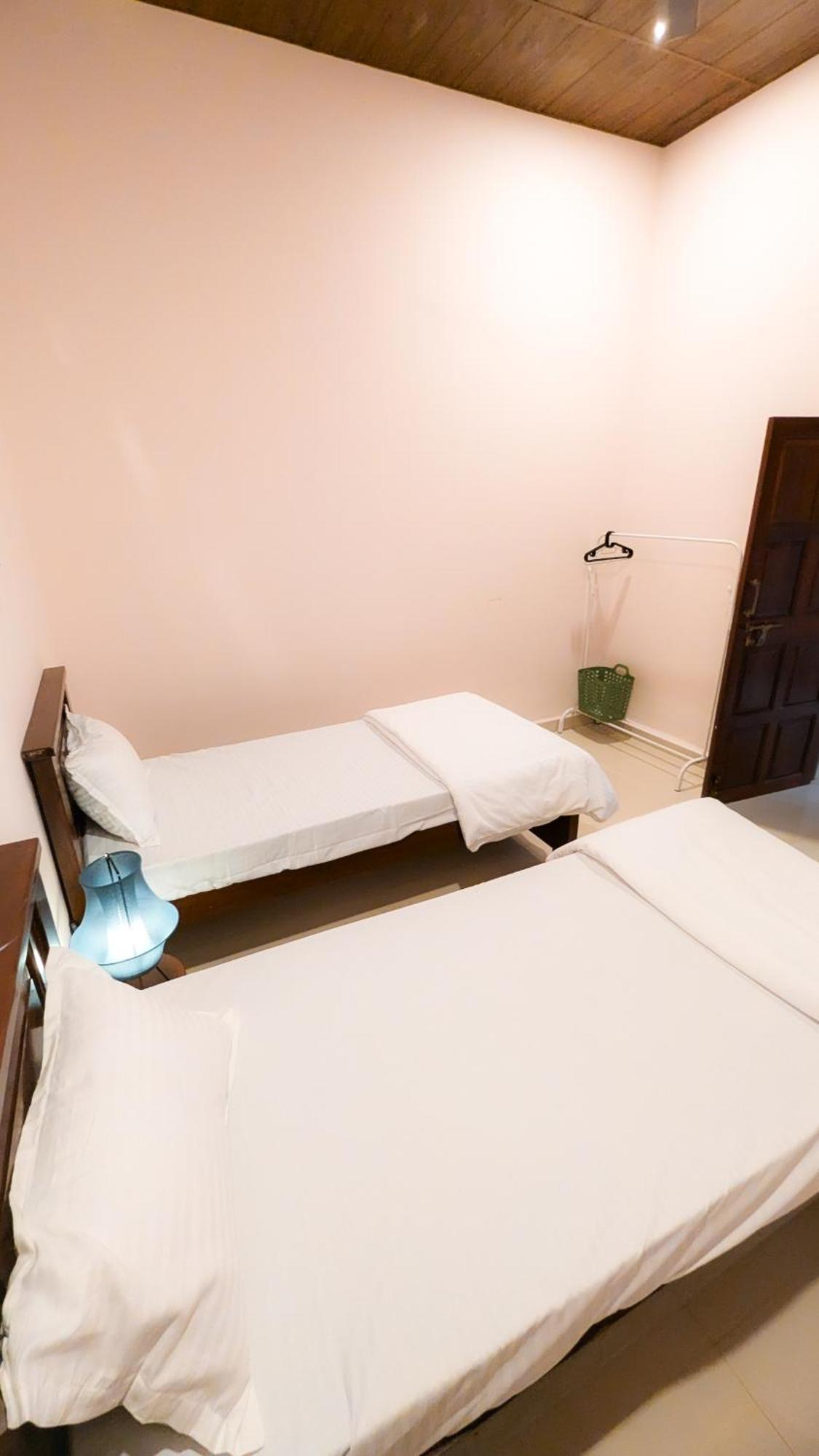 The First House By V3Homestay 4Bhk Private Pool Calangute Exteriör bild