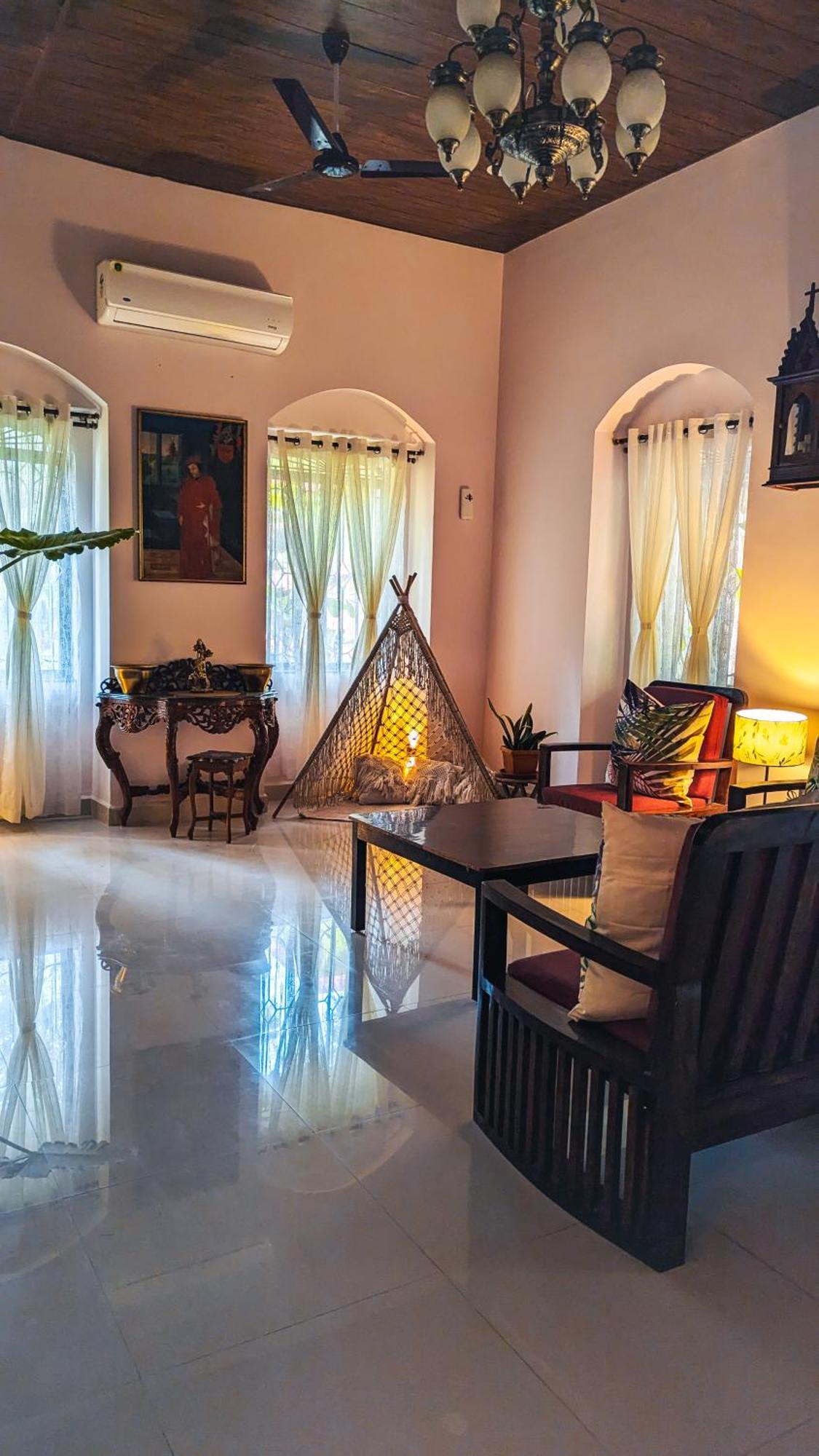 The First House By V3Homestay 4Bhk Private Pool Calangute Exteriör bild