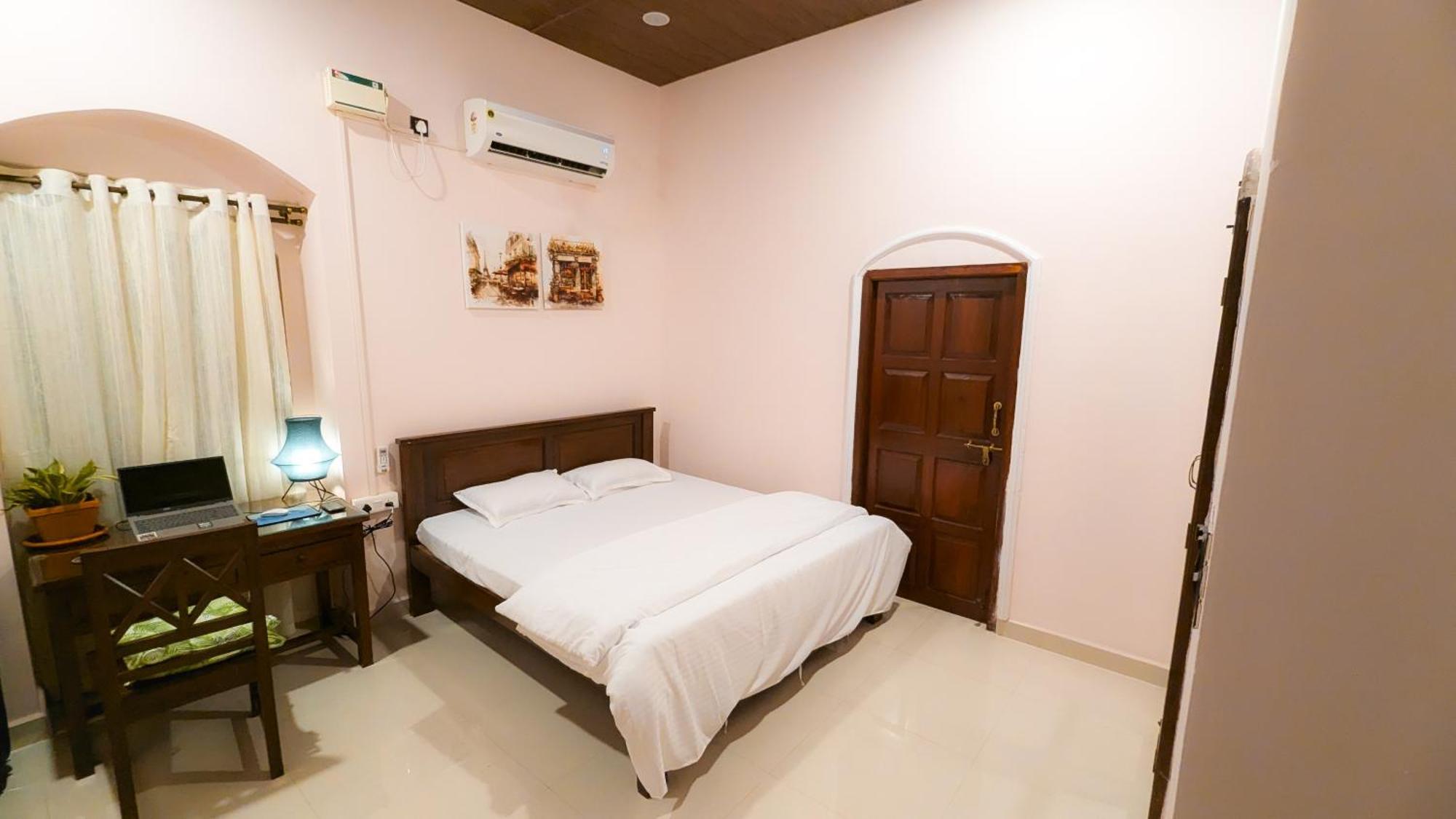 The First House By V3Homestay 4Bhk Private Pool Calangute Exteriör bild
