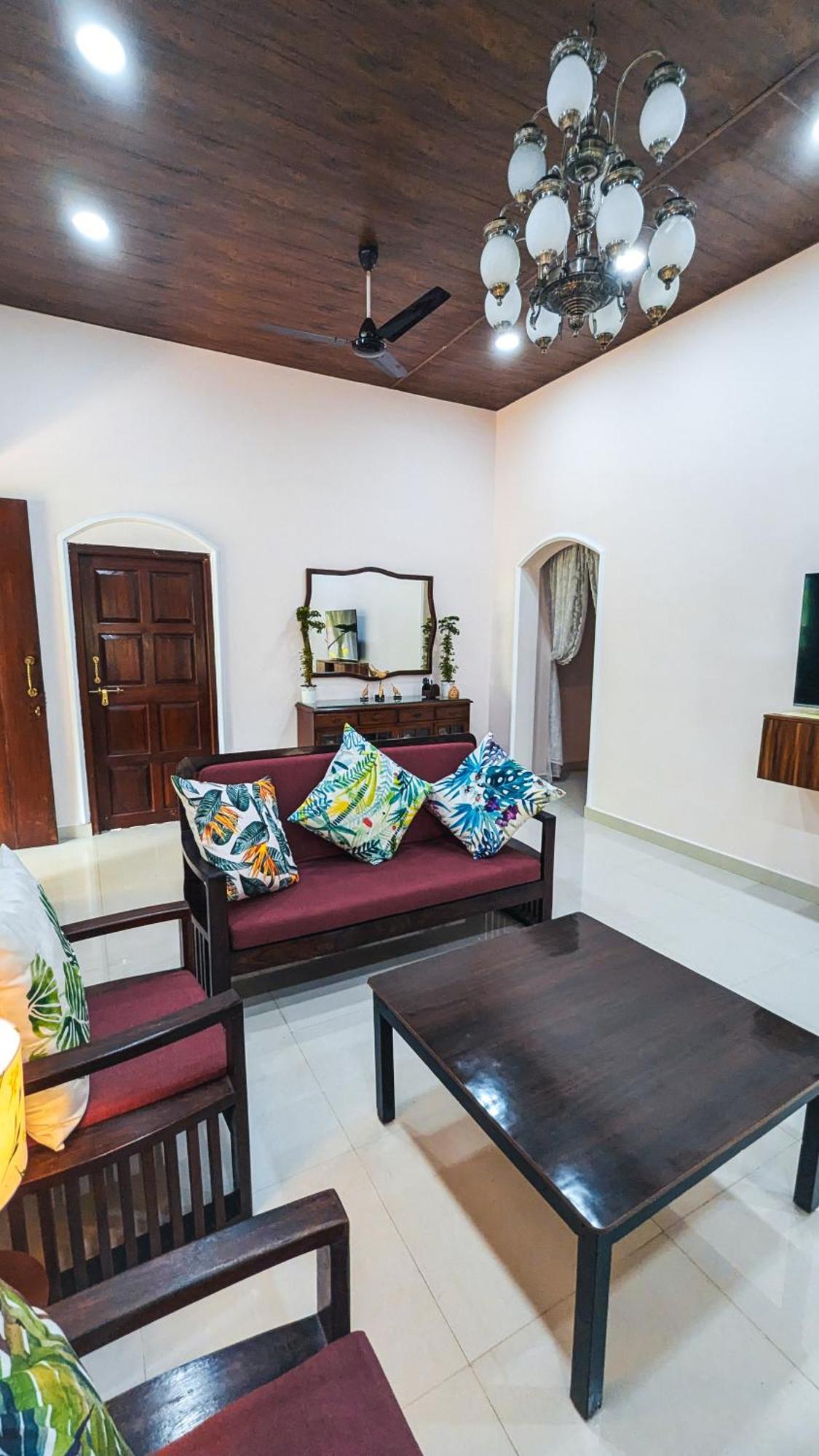 The First House By V3Homestay 4Bhk Private Pool Calangute Exteriör bild