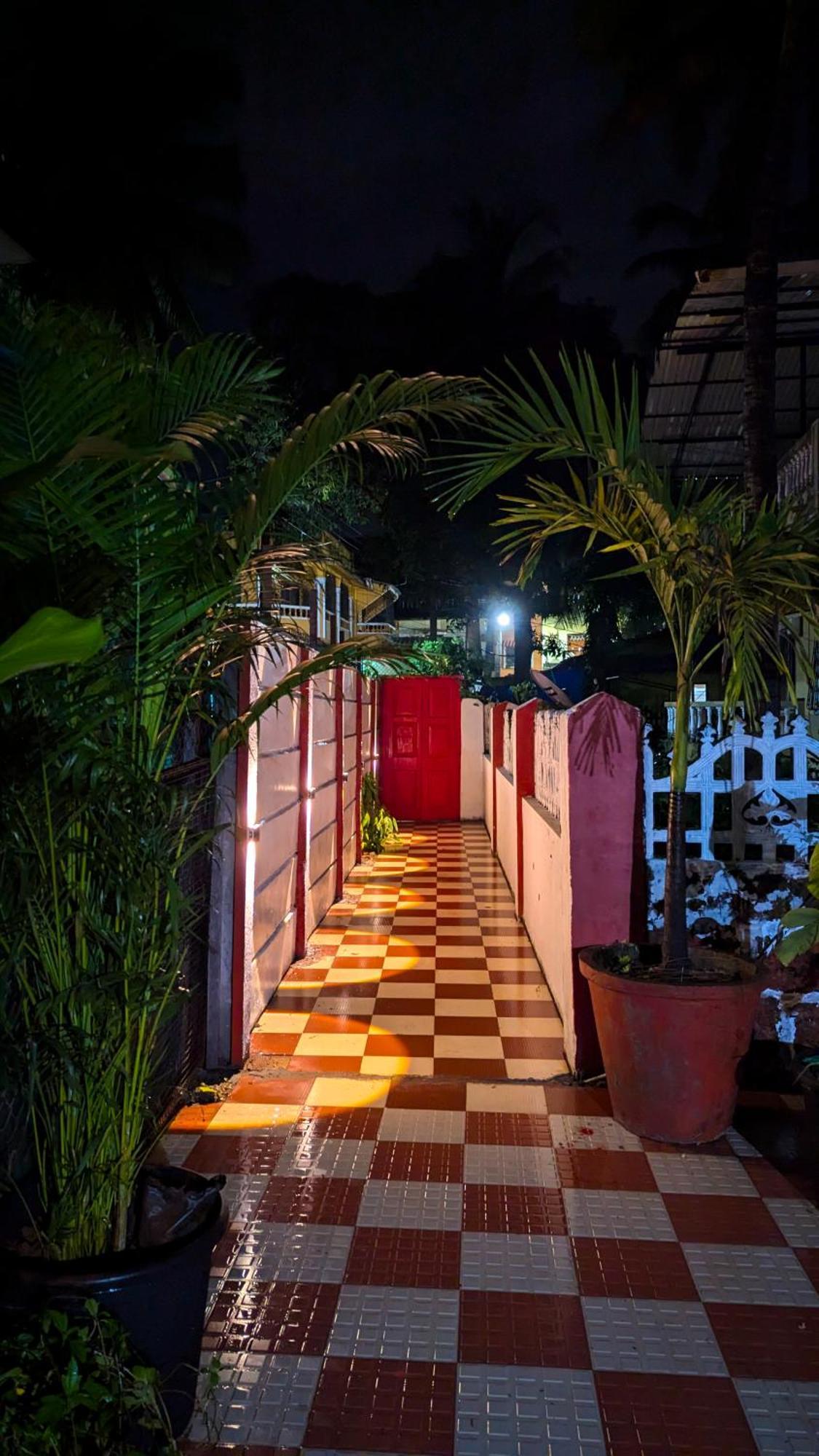 The First House By V3Homestay 4Bhk Private Pool Calangute Exteriör bild